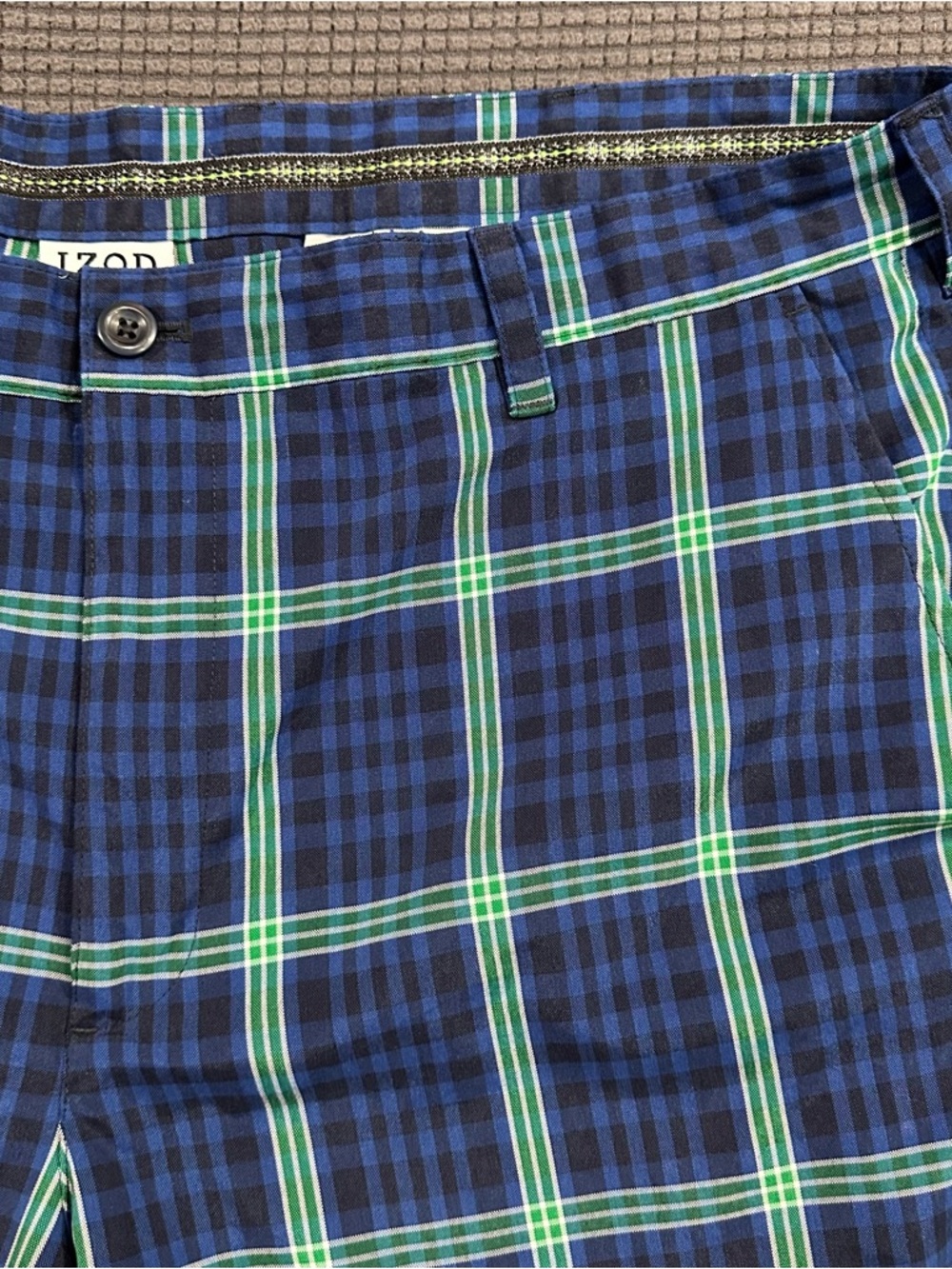 IZOD Golf Plaid Shorts Mens Size 42 Blue Green Performance Stretch - Picture 2 of 6
